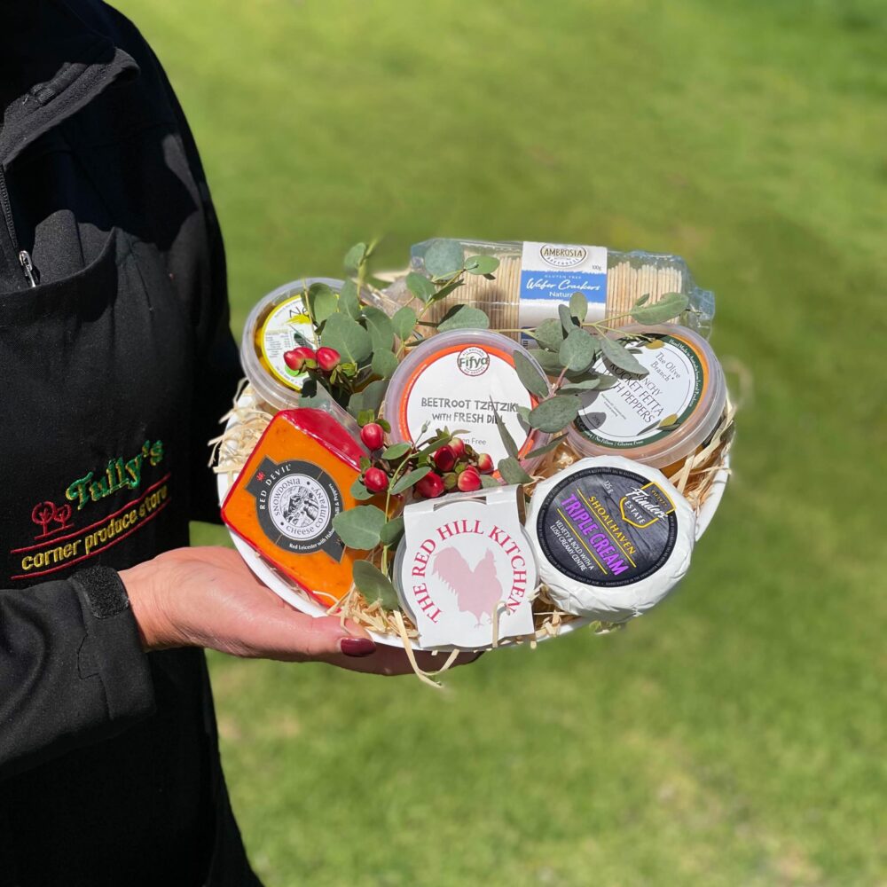 DIP AND CHEESE PLATTER